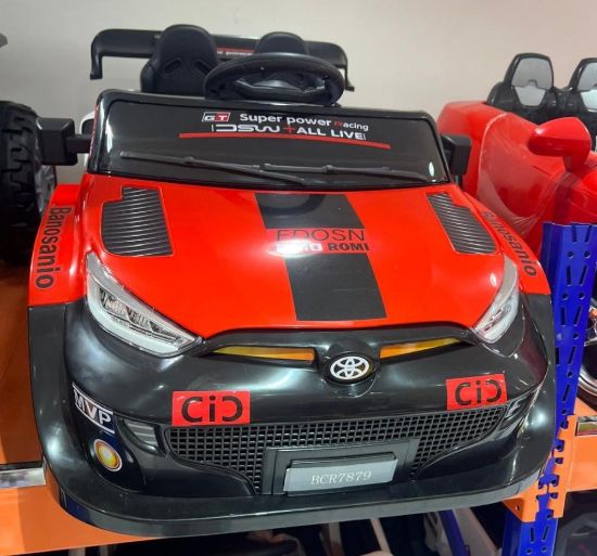 صورة سيارة أطفال رياضية